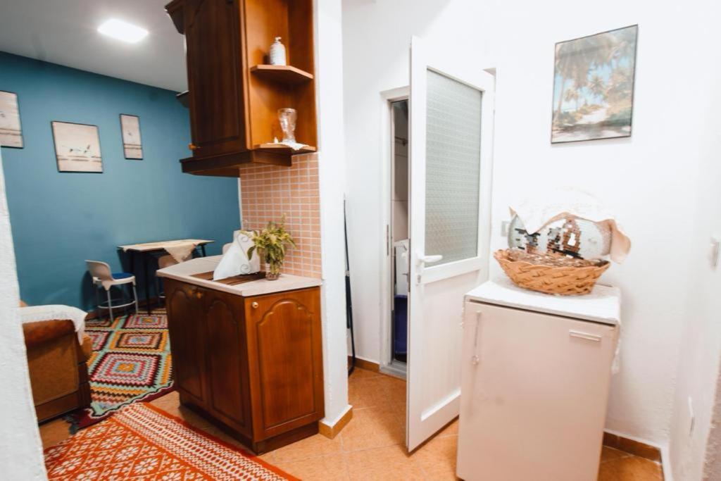 ジロカストラBb Apartamentアパートメント エクステリア 写真